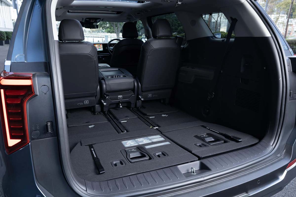 Kia Carnival 小改款预告登场，或追加全新 1.6L Turbo HEV 引擎！