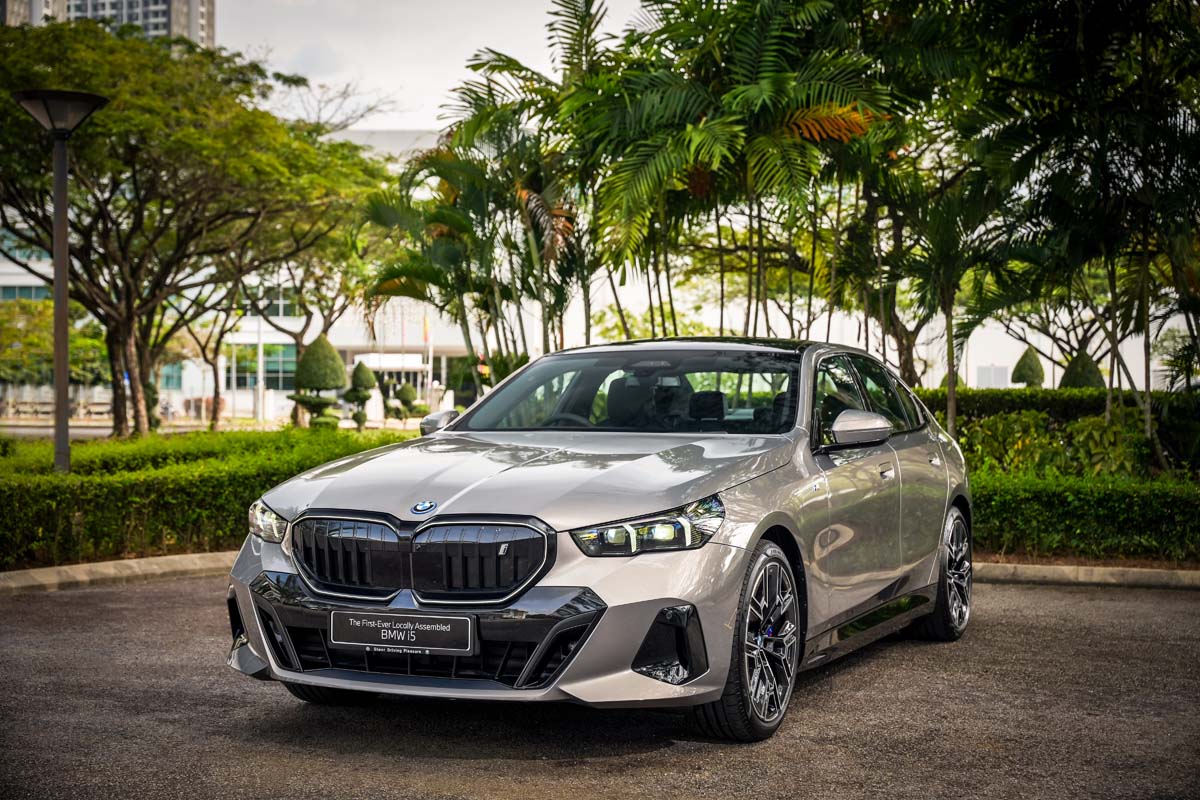 BMW 发布三款新车：包括 CKD 版 BMW i5、长轴距 iX1 以及限量版218 Gran Coupe
