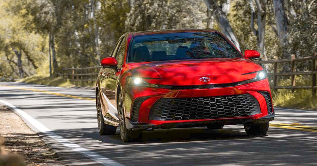 Toyota Camry 依旧是北美最畅销 Sedan，2025 年销量达 316,185 辆！