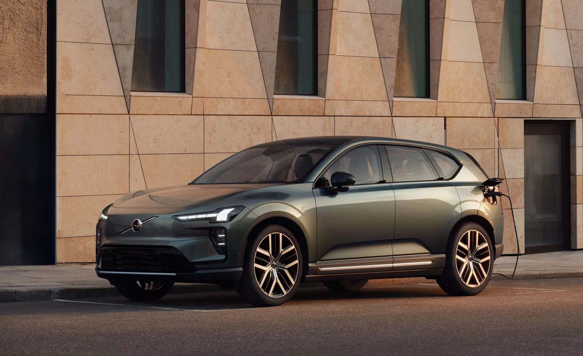 2027 Volvo EX60 正式现身：全球首款搭载 GEMINI AI 车款、WLTP 续航达 810 km