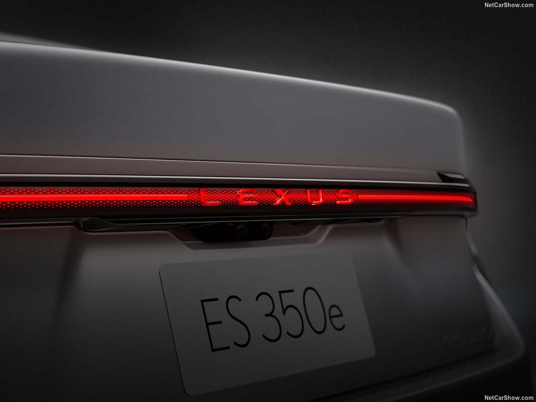 2026年最值得期待新车：Lexus ES 大改款，混动/电动双选择，重新定义日系豪华！